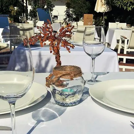 Akrogiali Exclusive (adults Only)