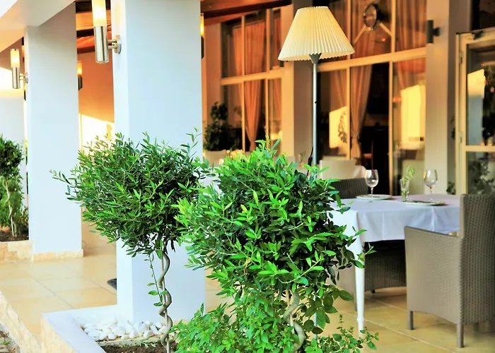 ホテル Akrogiali Exclusive (adults Only) 3*