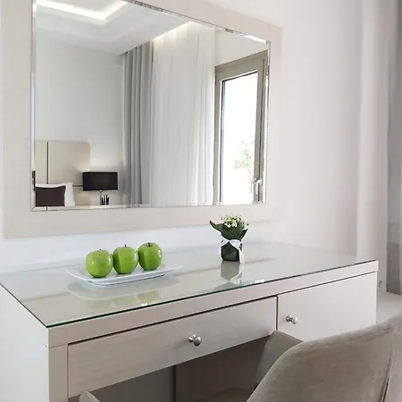 Akrogiali Exclusive (adults Only)