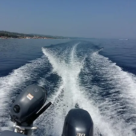 Akrogiali Exclusive (adults Only) Полихроно