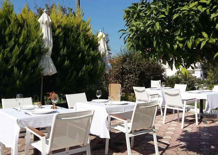 Akrogiali Exclusive (adults Only)