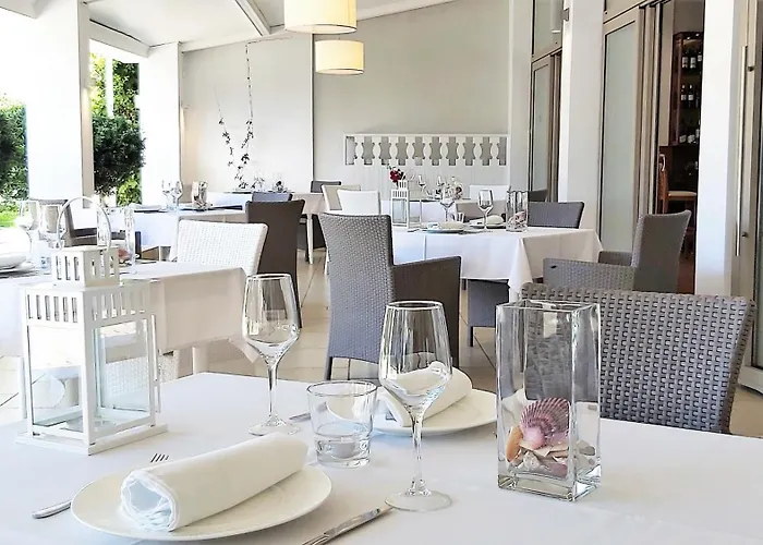 Akrogiali Exclusive (adults Only)