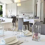 Akrogiali Exclusive (adults Only)